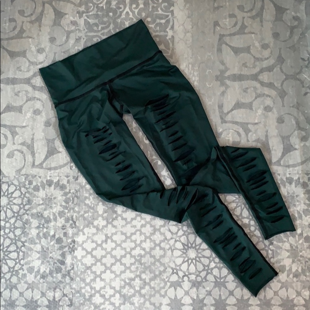 Teeki brand yoga leggings in EUC. Size Xs